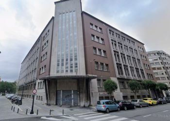 Entidades locales piden destinar los antiguos juzgados en Prendes Pando a apartamentos para mayores