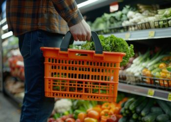 Alimerka responde a Mercadona y asegura ser «el lugar seguro de las parejas amantes de las piñas»