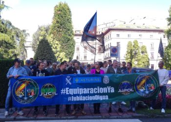 Policías y Guardias Civiles reclaman en Oviedo la equiparación con autonómicas y locales