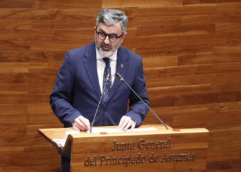 Calvo reafirma posiciones contra un vial de Jove en superficie: «No es solución y nos oponemos a ella»