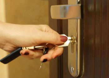 El Gobierno premiará a las autonomías que apliquen la Ley de Vivienda, aunque no castigará a las «insumisas»