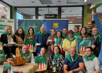 Un ‘culín’ para alegrar el camino: El Sobiñagu y Castañón escancian el arranque del XV Certamen ‘Gijón de Sidra’