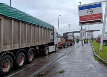 La Zona Oeste se planta ante Transportes: «No se admitirá, bajo ningún concepto, un vial en superficie»