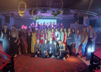 Por todas, con todas