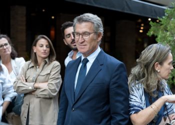 Feijóo, operado en Oviedo de cataratas