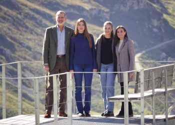 Así fue la visita de la Familia Real por el «pueblín» de Sotres: «Sois un ejemplo de cómo cuidar las tradiciones e innovar»