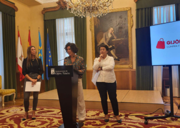 Arranca ‘Gijón Compra y Vuelve’, el programa de fidelización para la clientela del comercio local