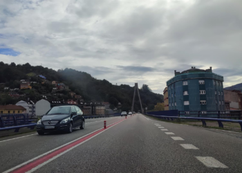 Casi una treintena de accidentes leves en las carreteras asturianas este fin de semana