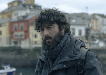 Los actores de esta serie de Netflix se declaran enamorados de un pueblo asturiano: «Esos paisajes… Era una inspiración tremenda»