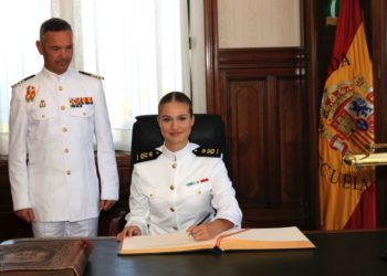 El Ayuntamiento de Oviedo aprueba otorgar el título de Alcaldesa de Honor a la princesa de Asturias