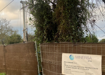 Vecinos de Vega denuncian la inacción municipal frente a una perforación «ilegal» en Paniceres