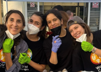 Rosalía, codo con codo con Paz Padilla en Valencia de mano de la ONG de José Andrés