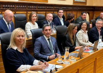 Más de 300 millones de euros: el Gobierno local aprueba los presupuestos con el voto de Oliver Suárez