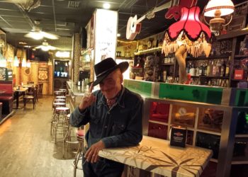 Javi Savoy: «Había conciertos cuatro días a la semana y sin pagar entrada, había que buscar gente interesante siempre»