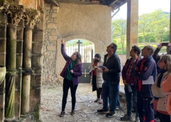 La iglesia románica de Fano acoge la actividad «Dibujando con Arte» este sábado