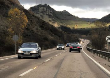 Comienzan las consecuencias del cierre del Huerna: auxilian a varios camiones que sufrieron problemas en Pajares