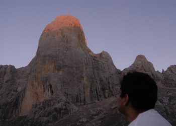 Trasladado al HUCA un hombre tras caer en la nieve en el entorno del Urriellu