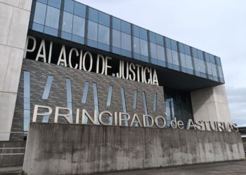 Fiscalía pide nueve años de prisión para los acusados de robo con violencia en un piso de citas en Gijón