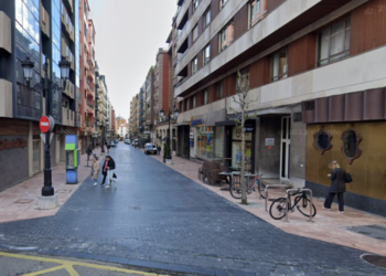 La Fiscalía pide 4 años de cárcel para los atacantes que pegaron una paliza conjunta a un hombre en Oviedo al grito de «viejo de mierda»