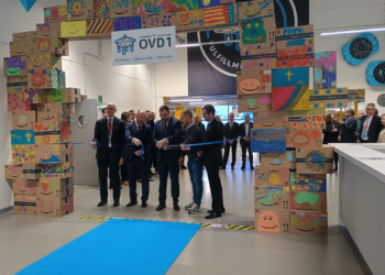 Barbón corta la cinta en Amazon: «Asturias reúne hoy las mejores condiciones de su historia para captar inversiones»