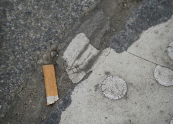 Limpiar las calles de sus barrios de colillas, la iniciativa de más de 160 alumnos en varios colegios de la zona Oeste