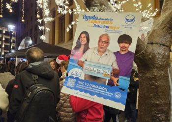 Éxito de la folixa solidaria en la plaza del Parchís en beneficio del Banco de Alimentos