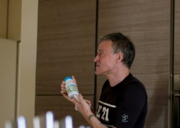 El ‘repaso’ de un veterinario al desprecio de Luis Enrique a la leche: «Infórmese y respete a los ganaderos»