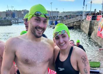 Jorge Lara y Reyes Göpfert se hacen con la victoria en la Travesía de Navidad de Gijón