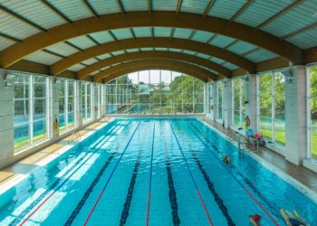 ‘Aqua-Receta Deportiva’, la medicina gijonesa contra el sedentarismo que sólo precisa agua, esfuerzo y ganas