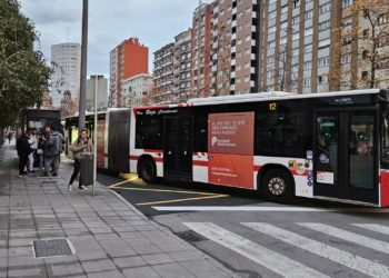 CCOO mantiene la convocatoria de huelga en el sector de los autobuses mientras apura una negociación final
