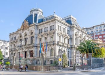 PSOE, IU y la diputada Covadonga Tomé sacan adelante los presupuestos asturianos para 2025
