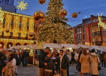 La amenaza de fuertes vientos obliga a suspender el Mercado Artesano y Ecológico de Gijón este domingo