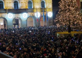 ¿Uvas dispuestas? ¿Champán enfriando? Porque las Campanadas no esperan… Y Gijón está preparada