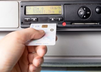 Nueva norma en la carretera: los camioneros deberán llevar los registros del tacógrafo de los últimos 56 días