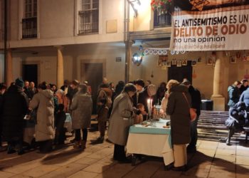 La comunidad judía asturiana se echa a la calle en Oviedo para alzar la voz contra el «antisemitismo»