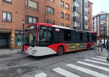 El billete de autobús vuelve a costar 0,38 euros en Gijón con la tarjeta ciudadana