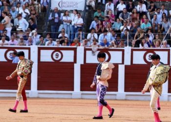 EMULSA, sobre la presencia de sus operarios en la Feria de Begoña: «Los servicios se facturaron a Circuitos Taurinos»
