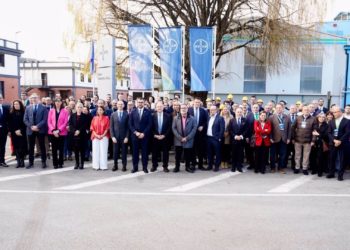 Bayer e Iberdrola llegan a un acuerdo para que la farmacéutica añada 25.000 metros cuadrados a su planta de Langreo