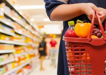 De la vuelta del IVA a luz y alimentos al nuevo impuesto bancario para empresas: todos los cambios fiscales de 2025