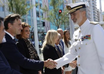 El concejal Jorge González-Palacios recibe la Cruz del Mérito Militar Aeronáutico por su papel en el DIFAS