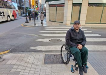 La vida desde una silla de ruedas en Gijón: «Es una ciudad accesible, pero siempre hay puntos que mejorar»