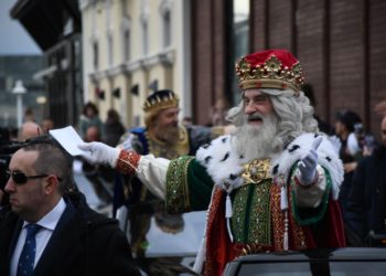 «Los neños pidiéronnos que tengamos un recuerdu pa colos afeutaos poles enllenes», rescampla Melchor