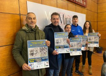 Mieres presenta el Campeonato de Asturias de Campo a Través en memoria de Aníbal Vázquez 