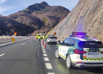 Fallece un camionero en un grave accidente en la autopista del Huerna