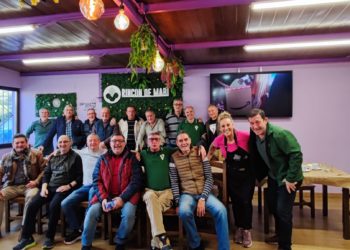 Los veteranos del CID Nuevo Gijón celebran en Sotiello su segunda comida del año