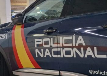 Echan el guante en Gijón a una joven reincidente por apropiarse de 2.000 euros de un octogenario al que engañó