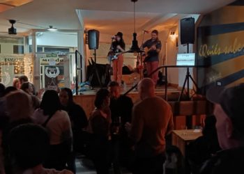 Hosteleros y artistas se movilizan en defensa de la música en vivo: «Están jugando con el trabajo de mucha gente»