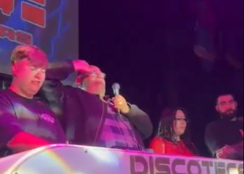 «¡Viva el Caudillo!», la proclama franquista del ‘Dandy de Barcelona’ en la cabina de una discoteca de Arriondas