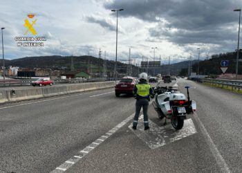 Investigan a un motorista por circular a 192 km/h en un tramo limitado a 80 en el Corredor del Nalón