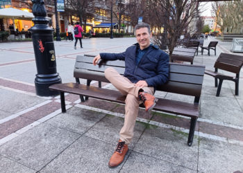 José Taboada canta por Sabina en vías y plazas de Gijón: «Necesito calle; no creo que la deje jamás»